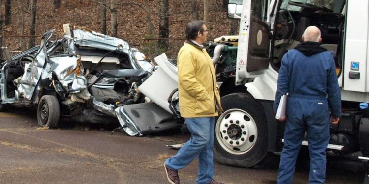 Building the Case for Justice How Truck Accident Lawyers Prove Negligence